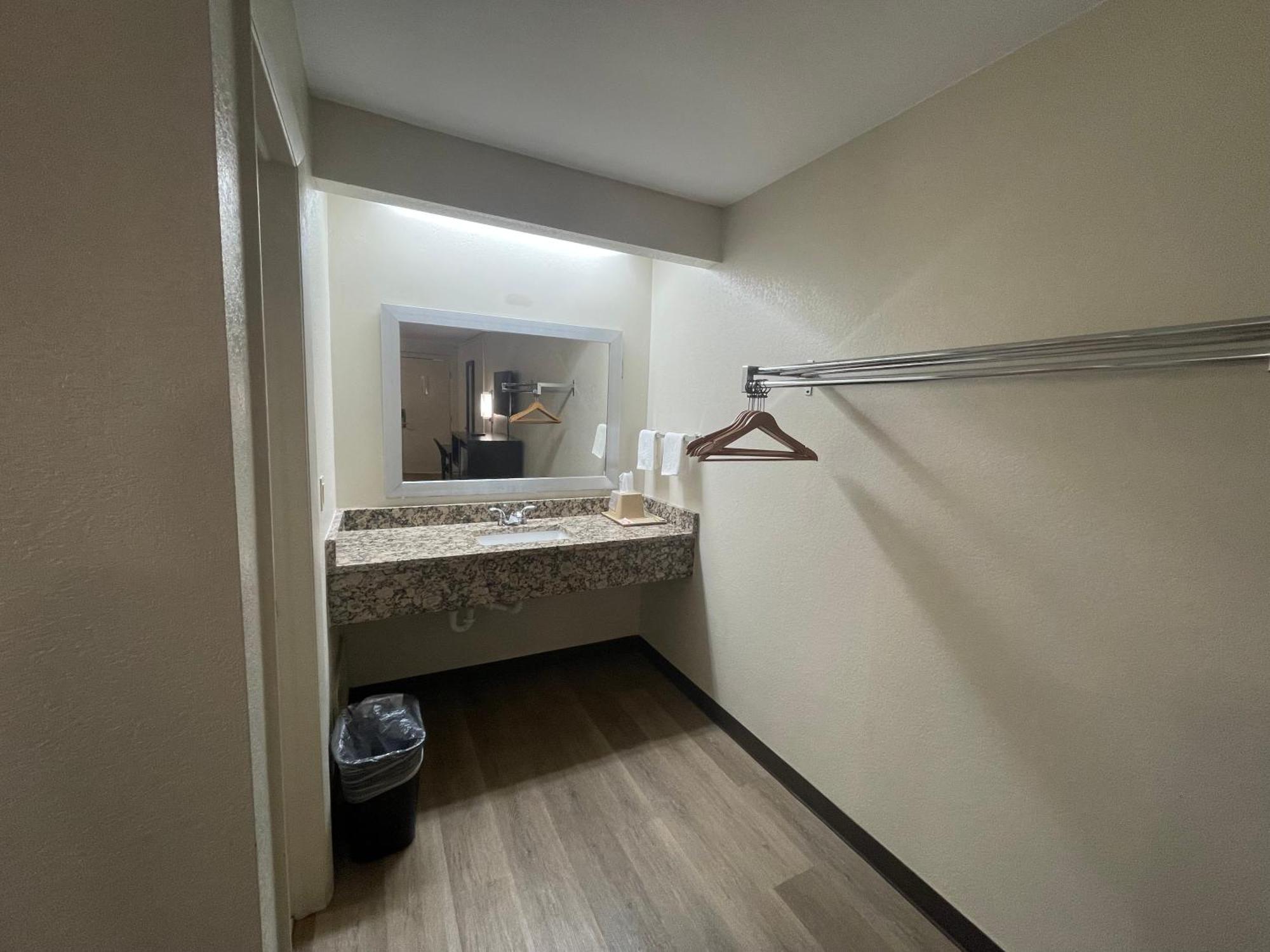 Royal Inn Motel Фредериксбърг Екстериор снимка
